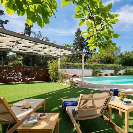 فيلة In With Swimming Pool زادار